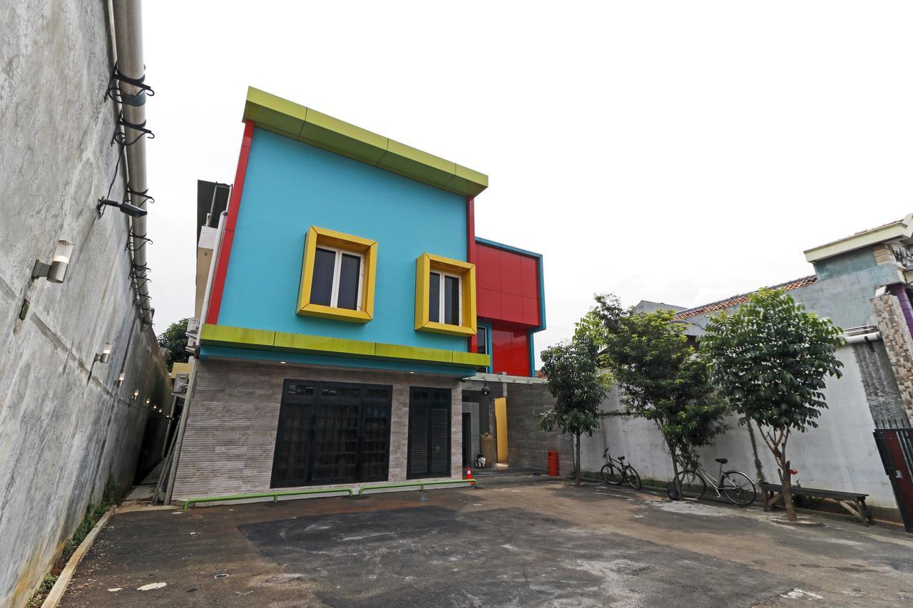 เรดดอร์ซ พลัส เนียร์ ฮาลิม เปอร์ดานากุสุมา 2 Hotel จาการ์ตา ภายนอก รูปภาพ