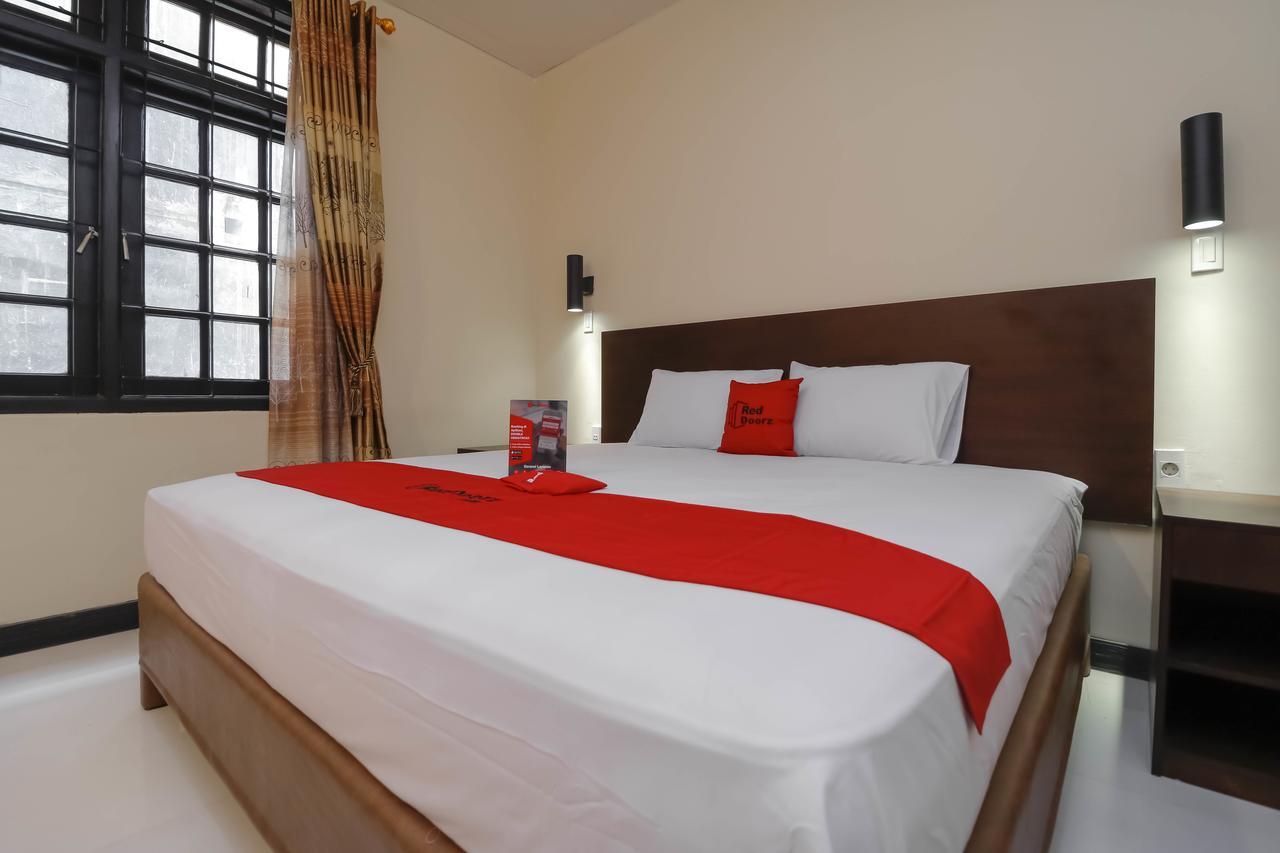 เรดดอร์ซ พลัส เนียร์ ฮาลิม เปอร์ดานากุสุมา 2 Hotel จาการ์ตา ภายนอก รูปภาพ