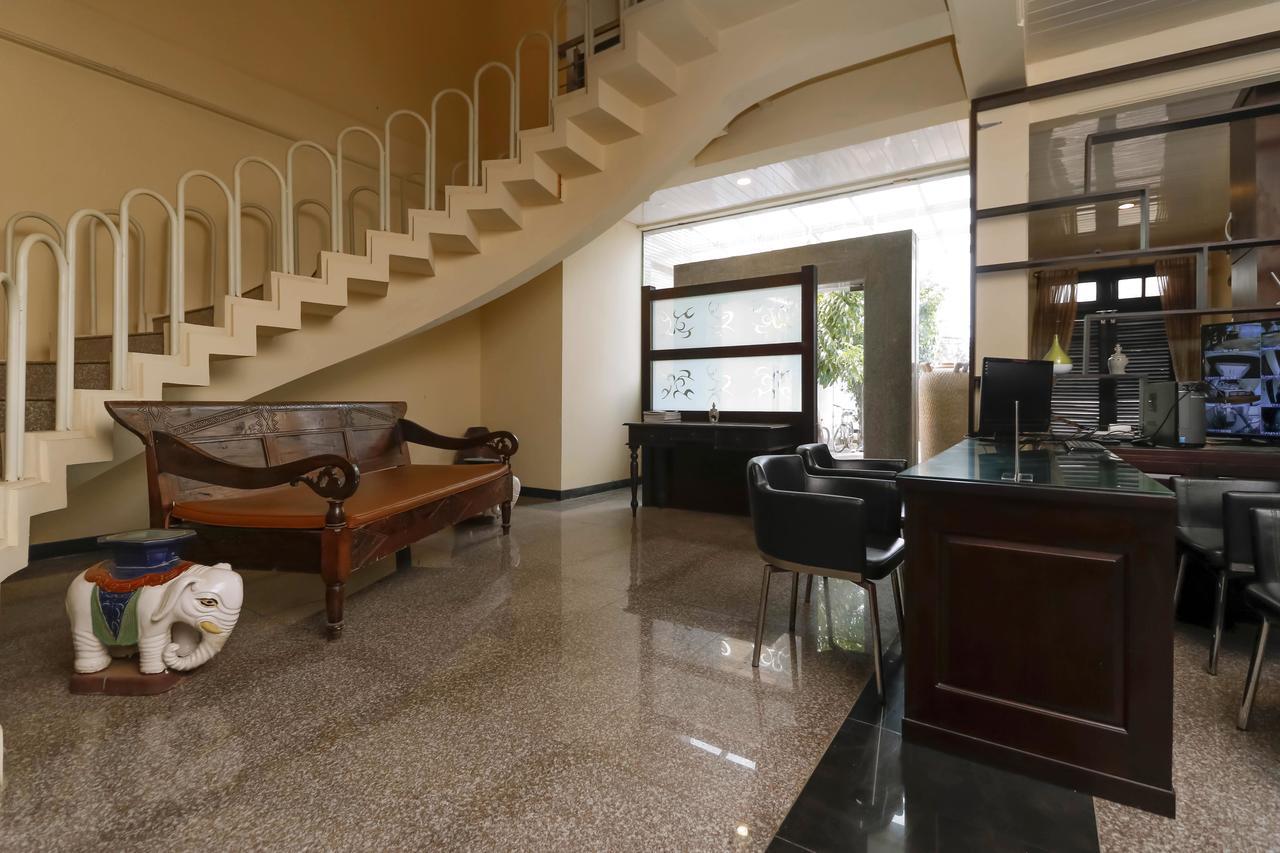 เรดดอร์ซ พลัส เนียร์ ฮาลิม เปอร์ดานากุสุมา 2 Hotel จาการ์ตา ภายนอก รูปภาพ